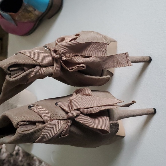 Bakers Booties - Picture 2 of 5